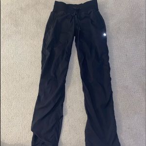 black lululemon pants